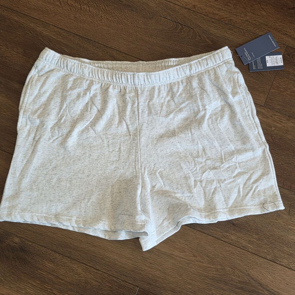 NEW Shorts Womens XXL Mid Thigh Light Heather Gray Fleece Universal Thread